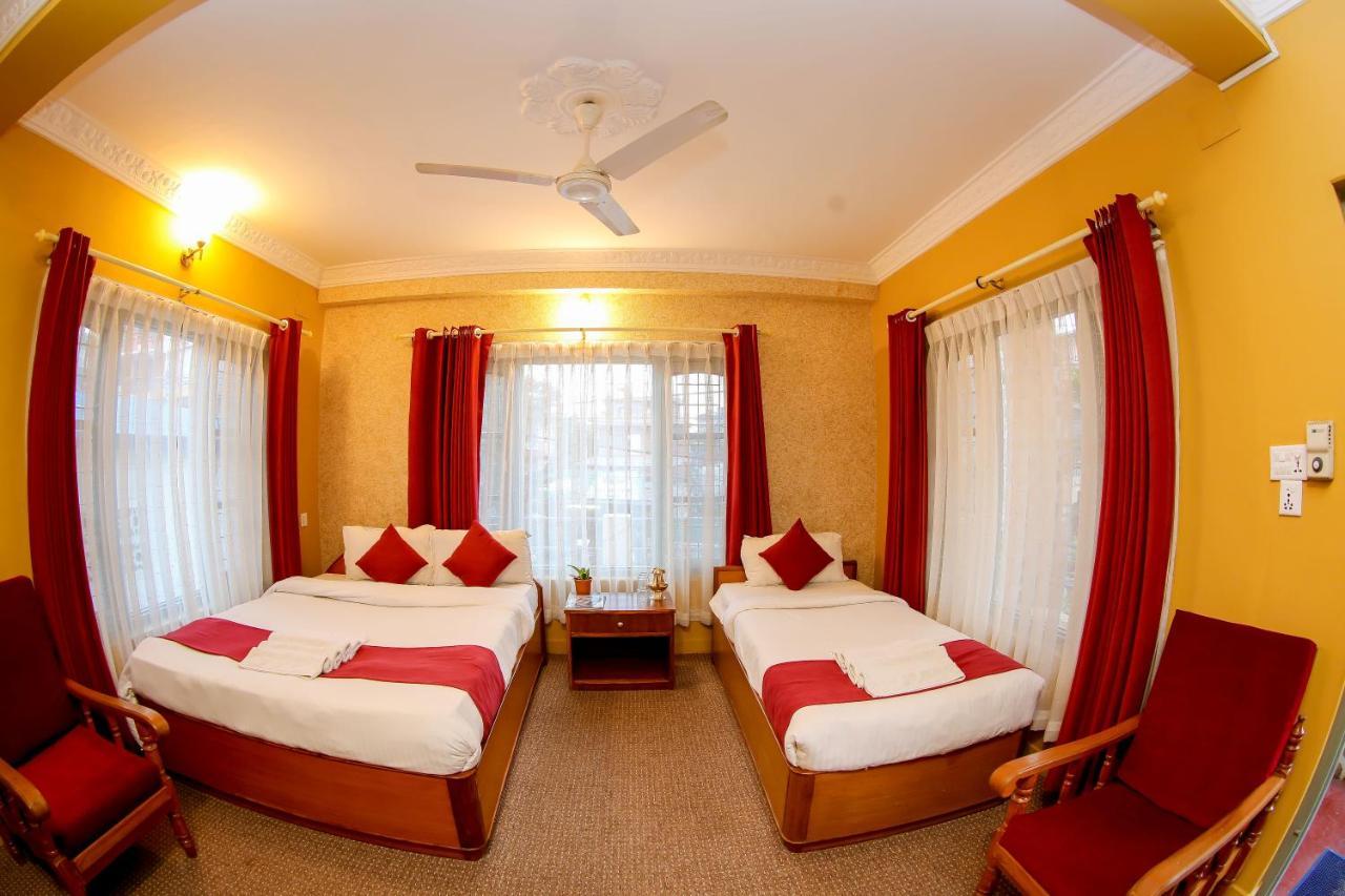 Gaurishankar Backpackers Hostel Pokhara Exterior photo