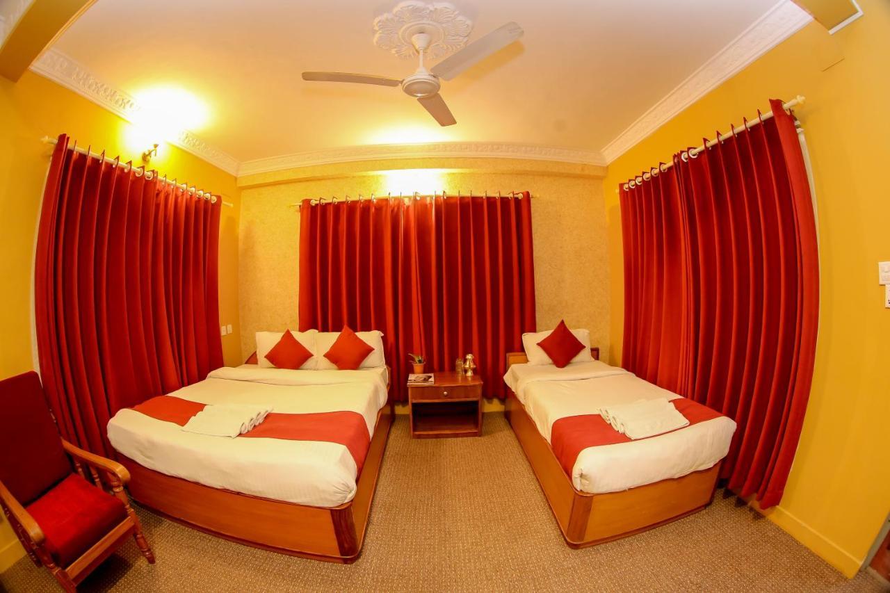 Gaurishankar Backpackers Hostel Pokhara Exterior photo